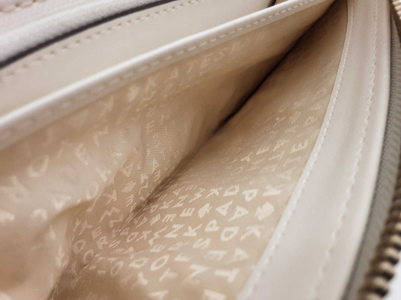 Kate Spade Larchmont Avenue Logo Metallic Silver Leather Wallet Do0425oxde