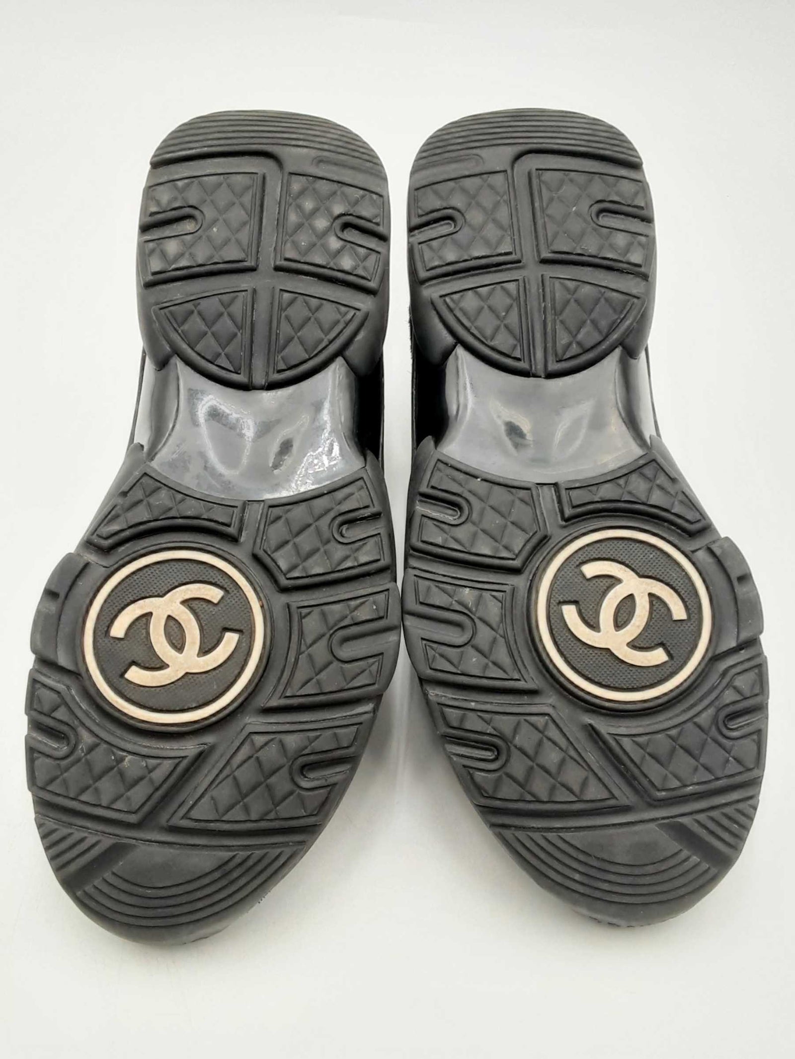 Chanel Low Top Black Sneakers Size 35 Eb1024oxzsa – Max Pawn