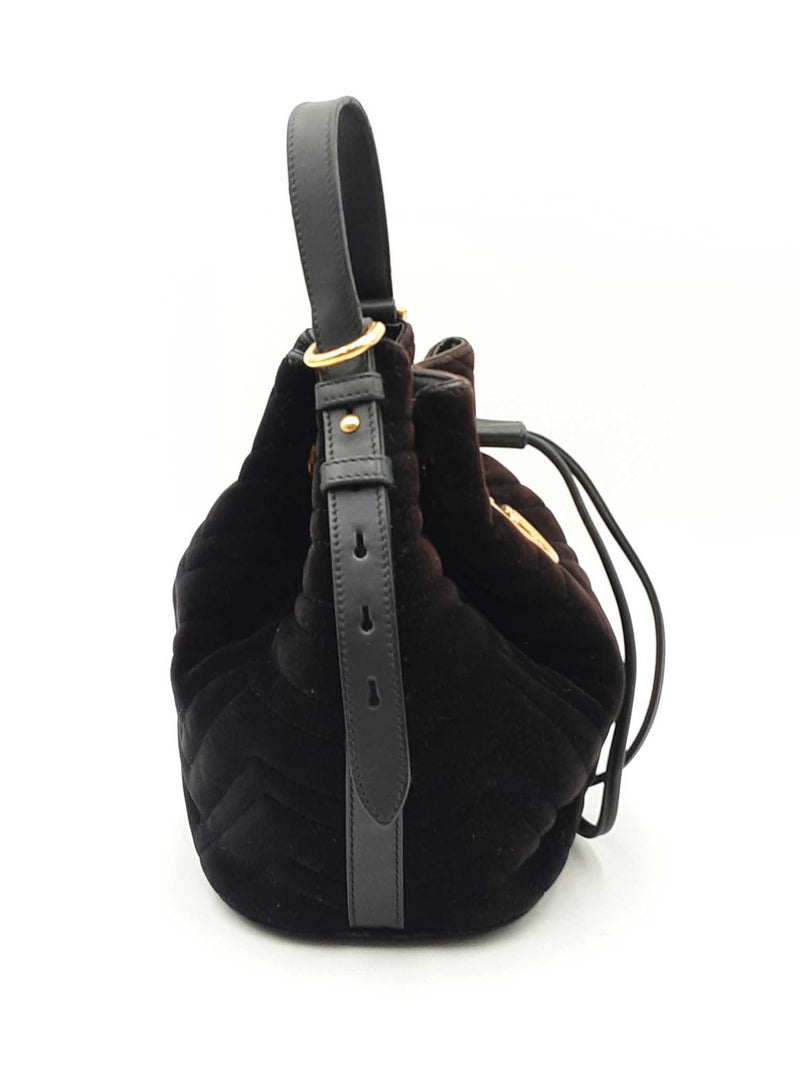 Gucci Marmont Bucket Bag In Matelassé Black Velvet Fw0825lrxdu