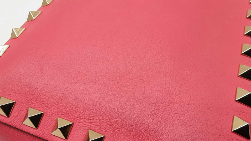 Valentino Rockstud Camera Crossbody Bag In Fuschia Leather Fw0625ozxdu