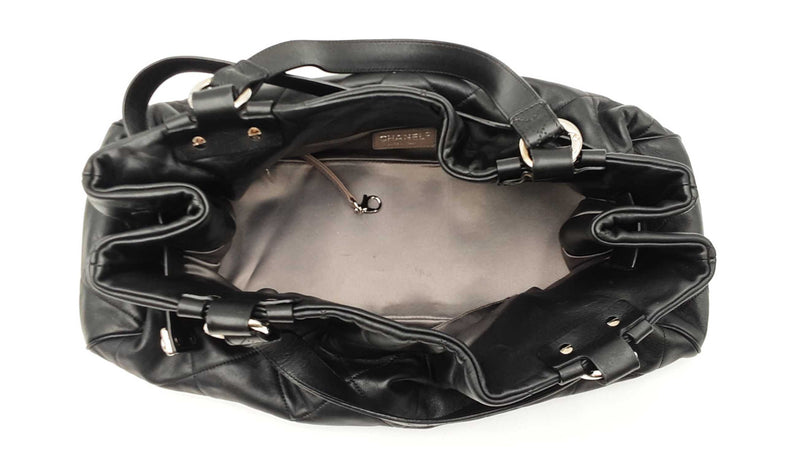 Chanel Mademoiselle Door Latch Tote In Diamond-quilted Black Leather Fw0925rxzdu