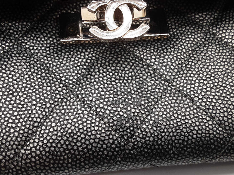 Chanel Gusset Dark Gray Metallic Quilted Caviar Leather Flap Wallet Do0425erxde