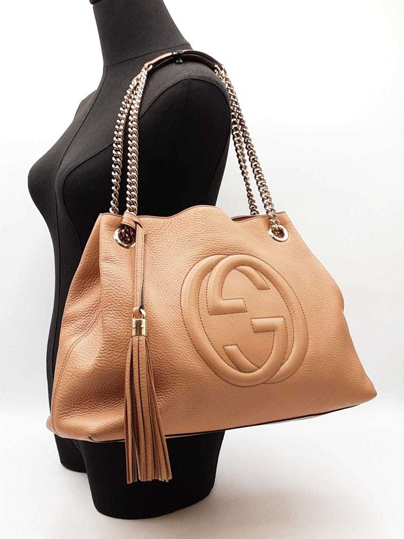 Gucci Soho Chain Shoulder Bag In Tan Pebbled Calfskin Fw0825pzxdu