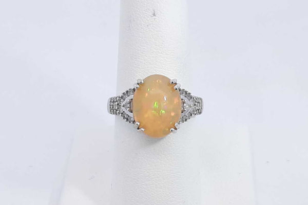 Opal Ring With Diamonds In 10k White Gold 4 Grams Size 7.5 Eb0724llxsa