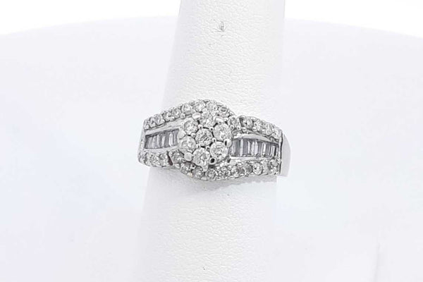 0.73ctw Diamond Ring In 10k White Gold 3.9 Grams Size 6.5 Eb0225lrxsa