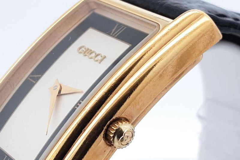 Gucci 2600 M 23mm Gold Tone Stainless Steel Watch With Leather Band Eb0925lcrdu