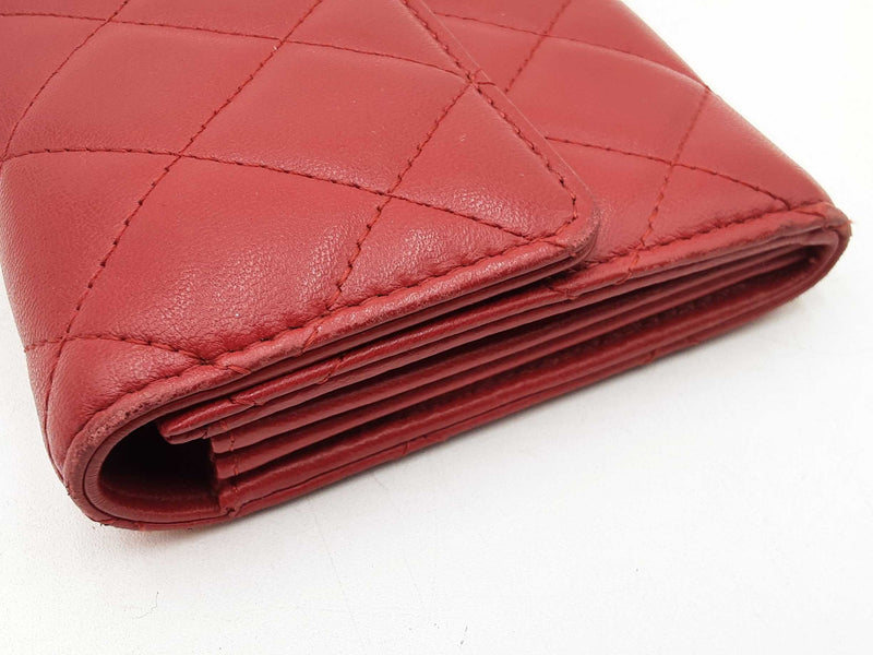 Chanel Continental Wallet In Red Diamond-quilted Leather Fw0425orzdu