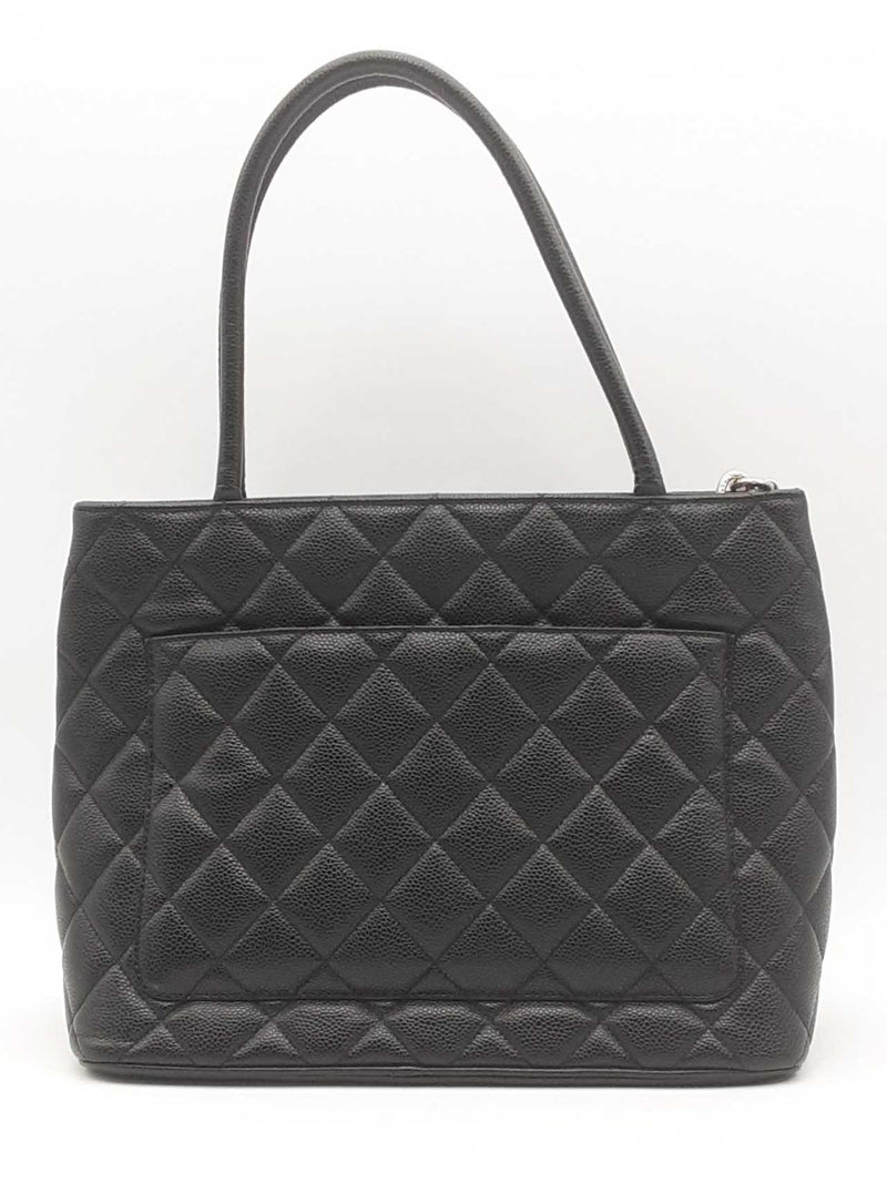 Chanel Quilted Caviar Medallion Tote Bag Eb1124exzsa