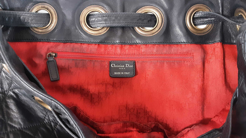 Christian Dior Cannage-quilted Black Leather Drawstring Bucket Bag Fw08ozxdu