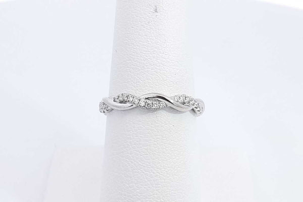 Diamond Ring In 14k White Gold 2.3 Grams Size 7 Eb1024lrxsa