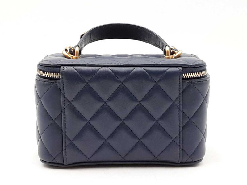 Chanel Small Top Handle Vanity In Navy Blue Matelassé Lambskin Fw1025orxzdu