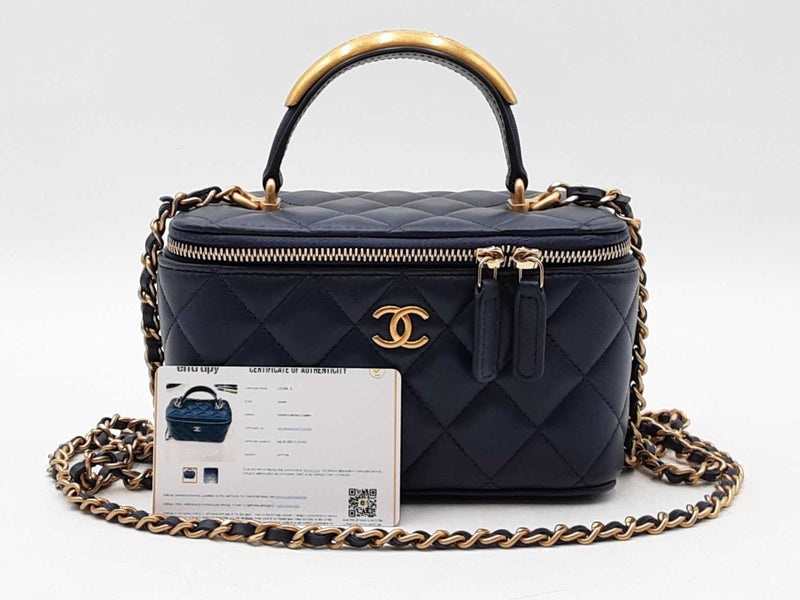 Chanel Small Top Handle Vanity In Navy Blue Matelassé Lambskin Fw1025orxzdu