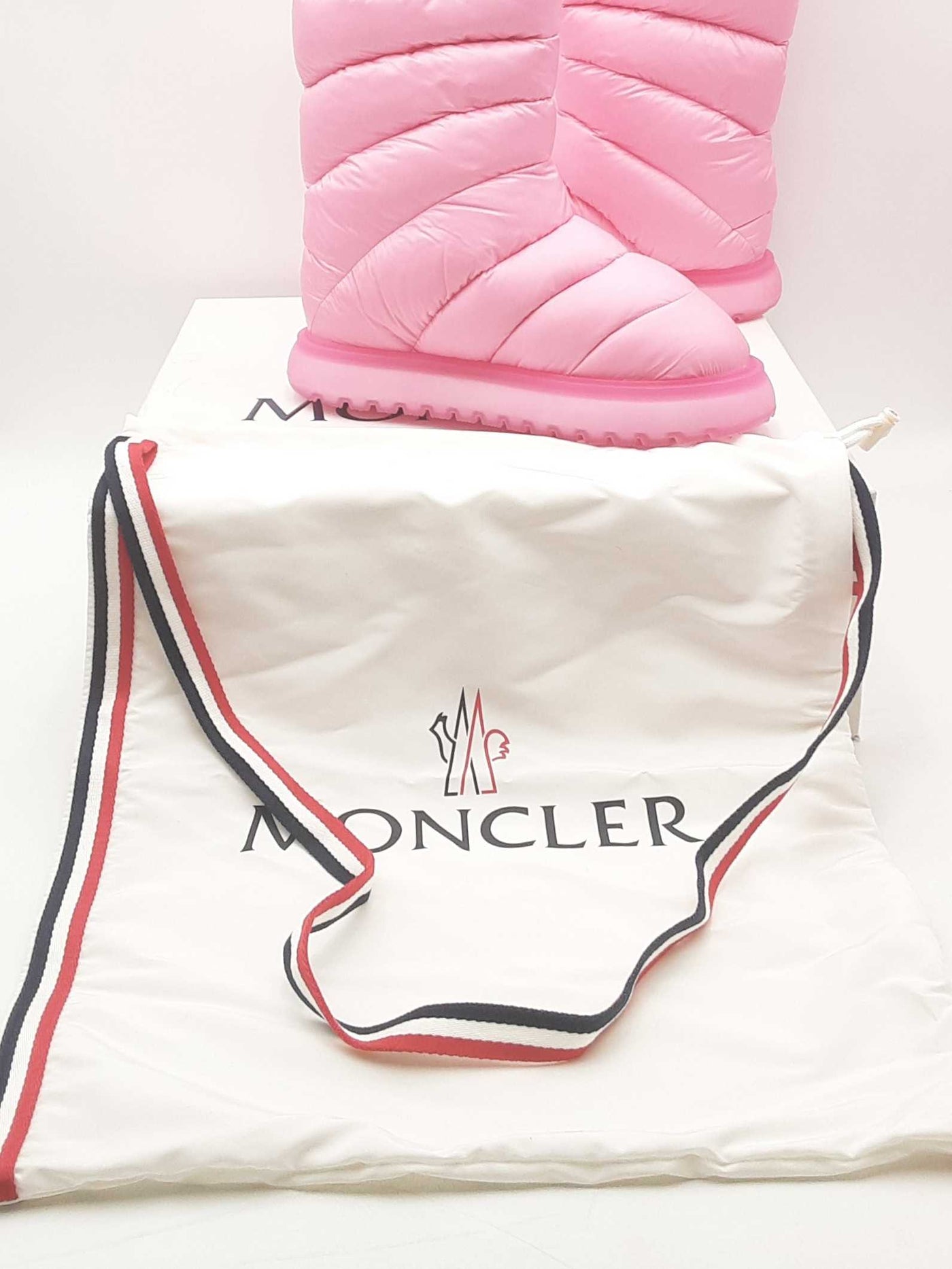 Moncler Gaia Pink Down Boots Size 40 Aa0225oorsa – Max Pawn
