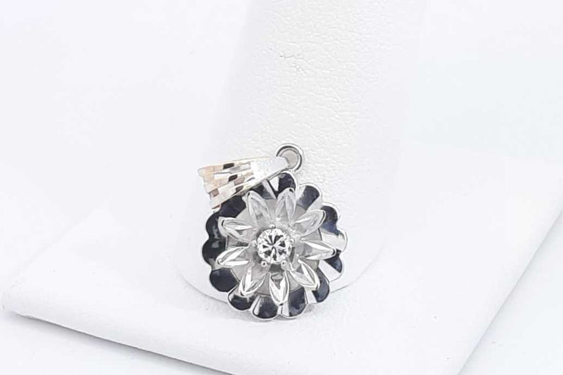 0.05ctw Diamond Flower Pendant In 14k White Gold 1.9 Grams Eb0425sxsa