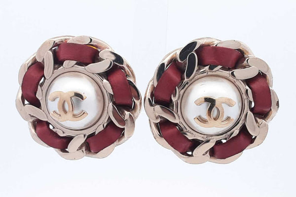 Chanel Cc Faux Pearl Clip On Earrings Eb1224wrsa