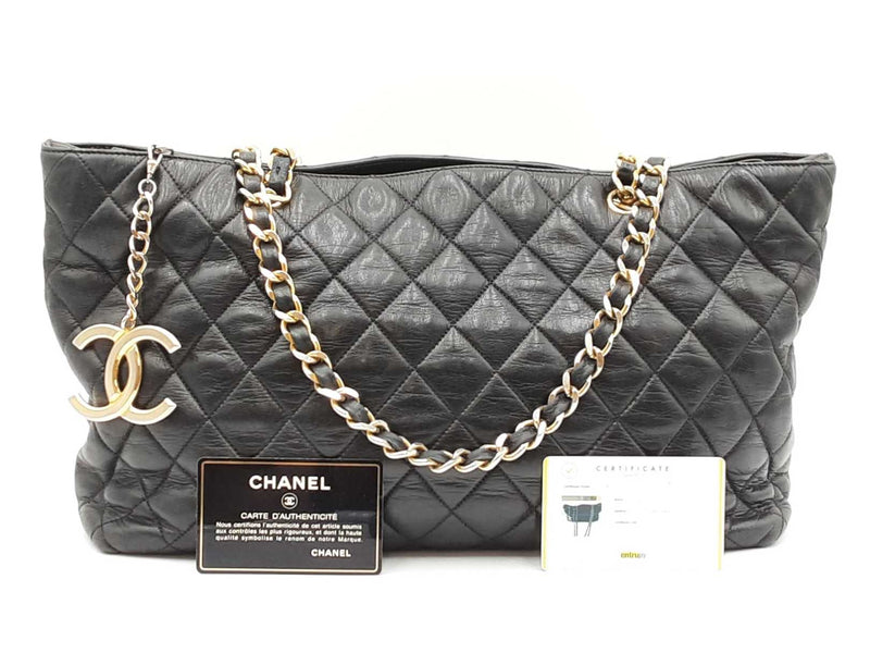 Chanel Cc Charm Black Matelassé Calfskin Leather Tote Bag Fwo425irxdu