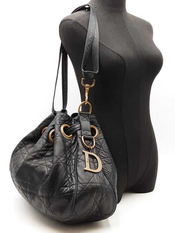 Christian Dior Cannage-quilted Black Leather Drawstring Bucket Bag Fw08ozxdu