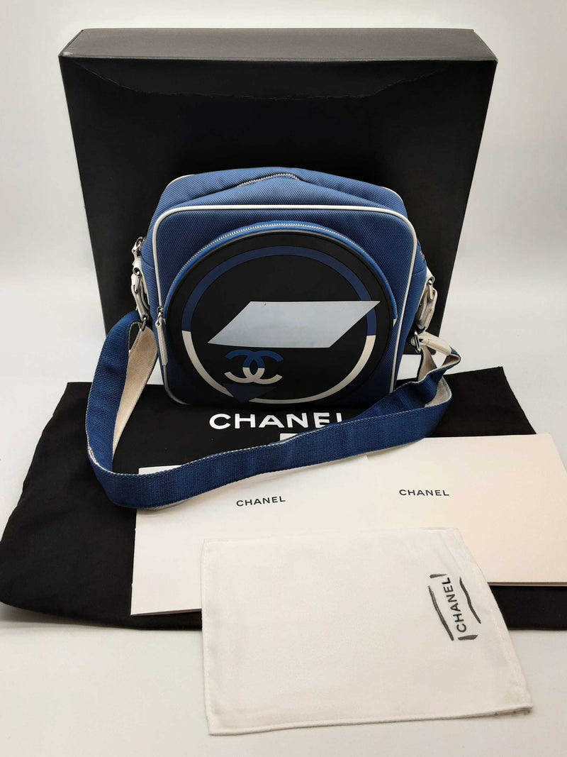 Chanel Airlines Blue White Nylon Messenger Bag Do1224crxde