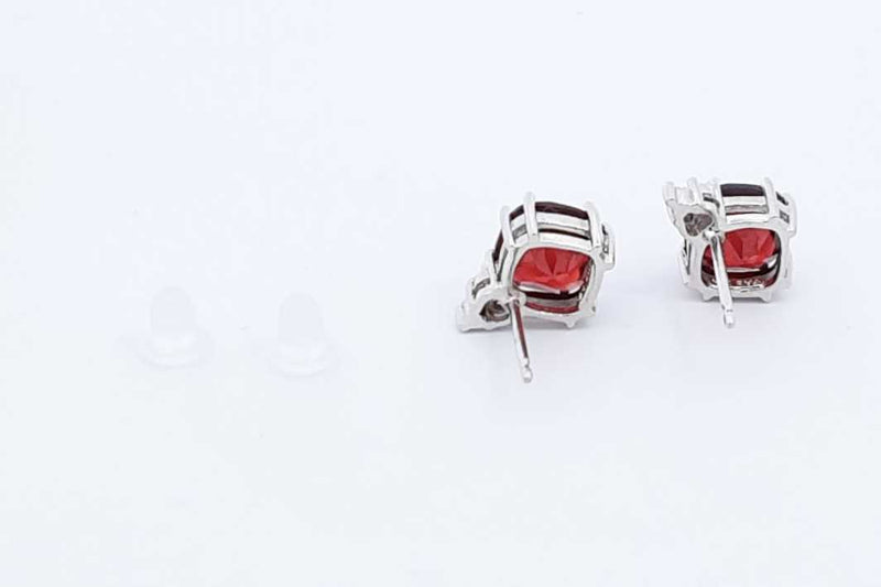 Garnet Stud Earrings In 10k White Gold 2.3 Grams Eb1124wrdu