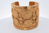 Chanel Coco Chanel Medallion & Rococo Cuff Bracelet Eb1026irxde