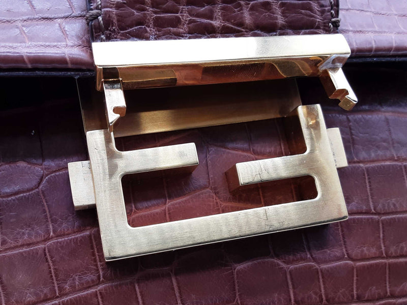 Fendi Baguette Maxi Crocodile Embossed Chain Handbag Sd0325izxzde