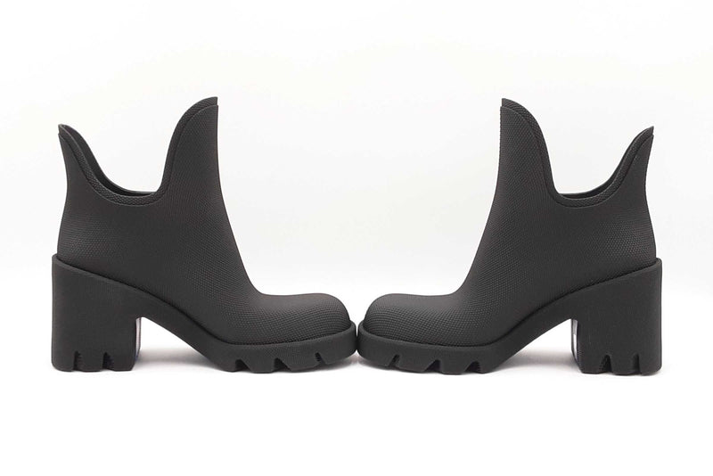 Burberry Marsh Black Rubber Ankle Booties Size Eu 37 Us 7 Fw1025crdu
