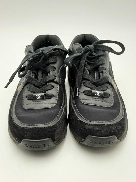 CHANEL Quilted Sneakers Size 35.5 Black – Past & Present