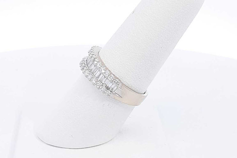 0.64ctw Diamond Ring In 14k White Gold 3.2 Grams Size 7 Eb0225oorsa