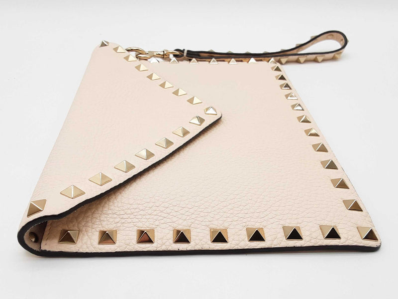 Valentino Garavani Rockstud Beige Creme Flat Pouch Wristlet Clutch Do1025oorde