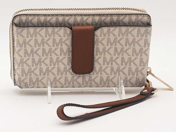 Michael Kors Pm1912 White Wristlet Wallet Aa1025oxsa