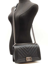 Chanel Boy Bag In Chevron-quilted Black Caviar Leather Fw1224wxzxdu