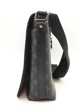 Louis Vuitton Monogram Eclipse District Messenger Bag Eb0926ixzde