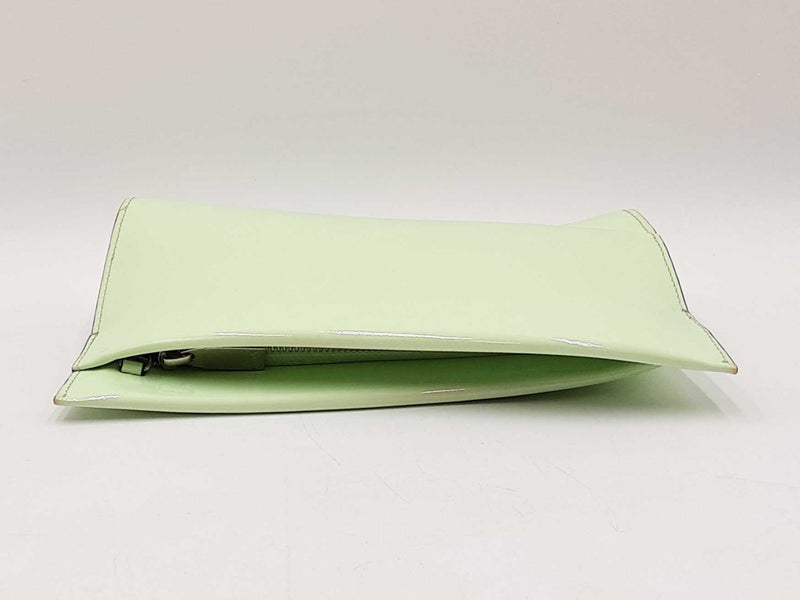 Christian Louboutin Loubitwist Patent Leather Clutch In Studio Green Fw0725lxzdu
