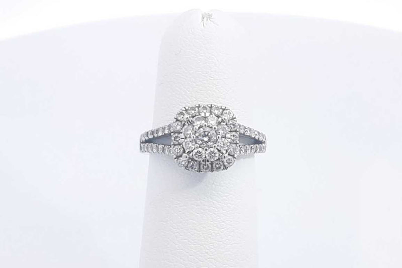 Approx. 0.69ctw Diamond Ring In 14k White Gold 3.9 Grams Size 4.5 Eb1224oxzsa