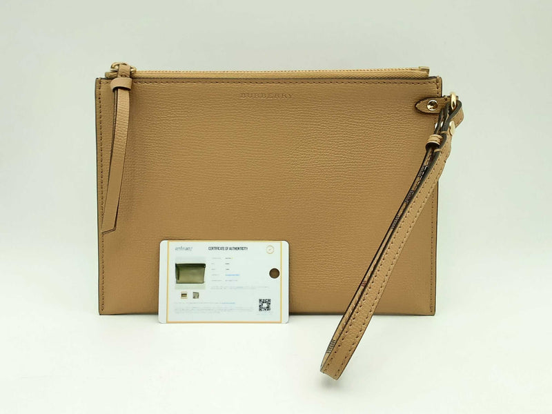 Burberry Wristlet Leather Clutch Fw1124exsa