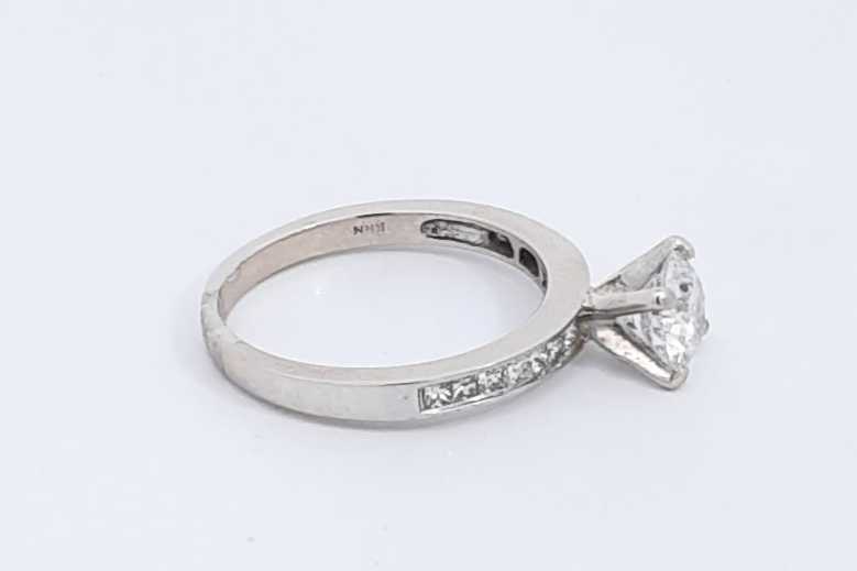 1.32ctw Diamond Ring In 14k White Gold 2.9 Grams Size 6.75 Eb0325lrxzsa