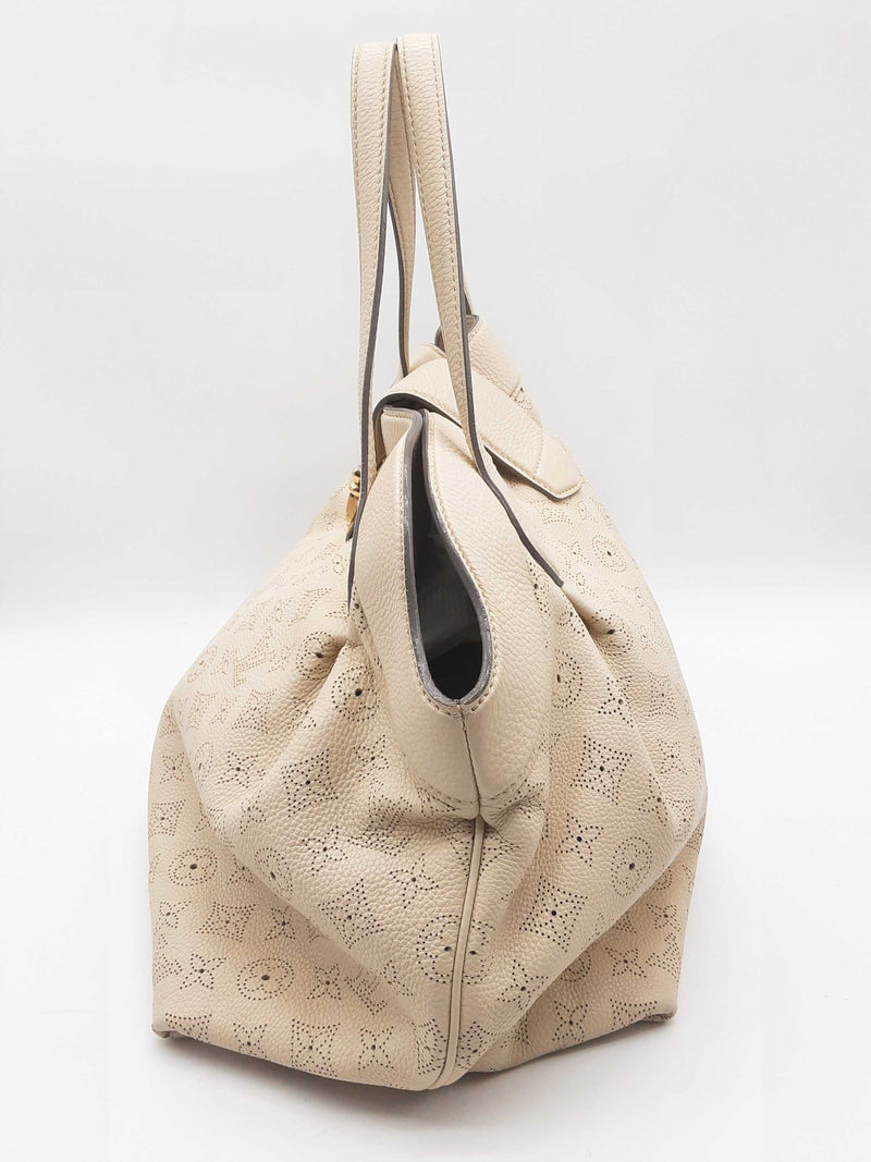 Louis Vuitton Mahina Cirrus Beige Monogram Perforated Leather Tote Do0524rxzde