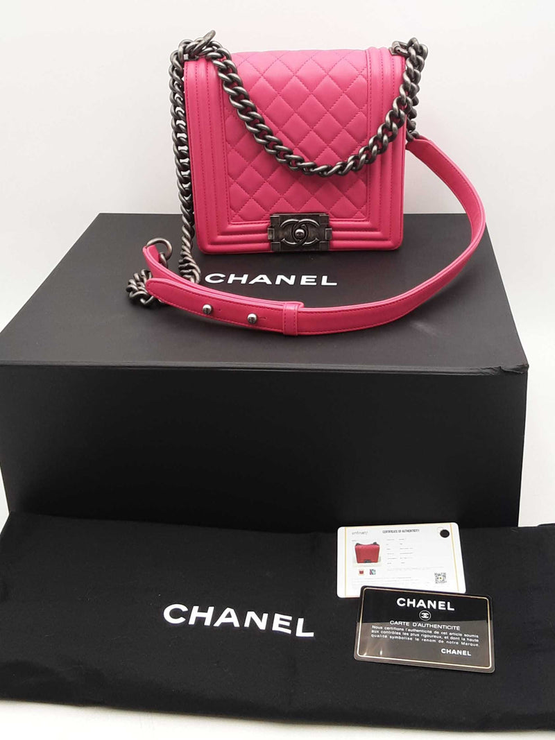 Chanel Pink Quilted Lambskin Boy Flap Shoulder Bag Eb1224lrxzsa