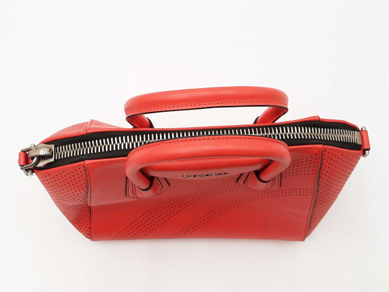 Givenchy Antigona Satchel In Red Leather Fw0725lrzdu
