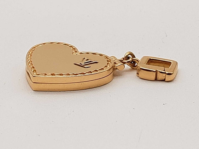 Louis Vuitton 18k Yellow Gold 15.4g Heart Locket Pendant Do1025ecrde