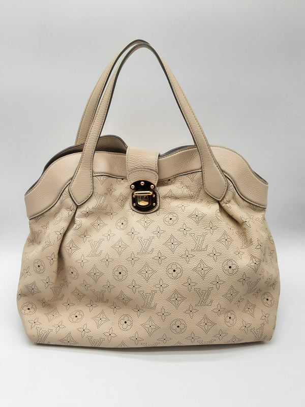 Louis Vuitton Mahina Cirrus Beige Monogram Perforated Leather Tote Do0524rxzde