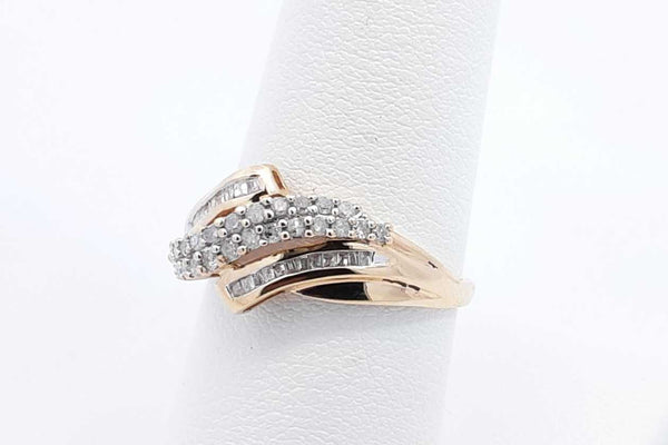 Diamond Ring In 10k Yellow Gold 2.2 Grams Size 7.5 Eb1024wrsa