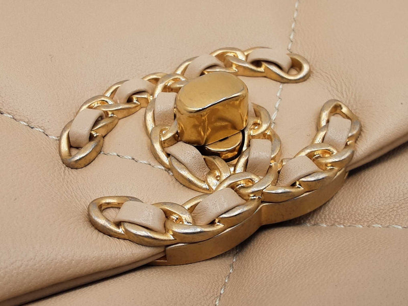 Chanel 19 Beige Diamond-quilted Leather Flap Bag Fw0825ozxzdu