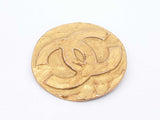 Chanel Cc Logo Gold-tone Hammered Finish Brooch Fw1025lrzdu
