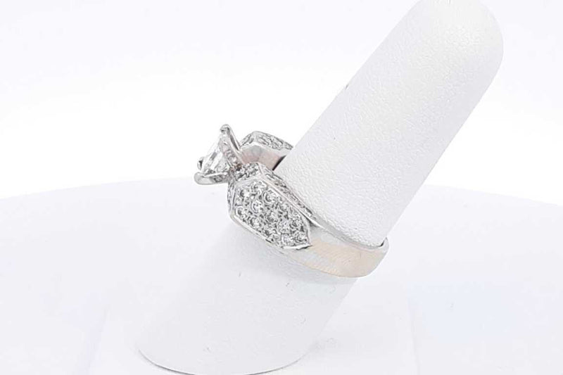 Approx. 1.56ctw Diamond Ring In 18k White Gold 10.3 Grams Size 6.75 Eb0125opxzsa