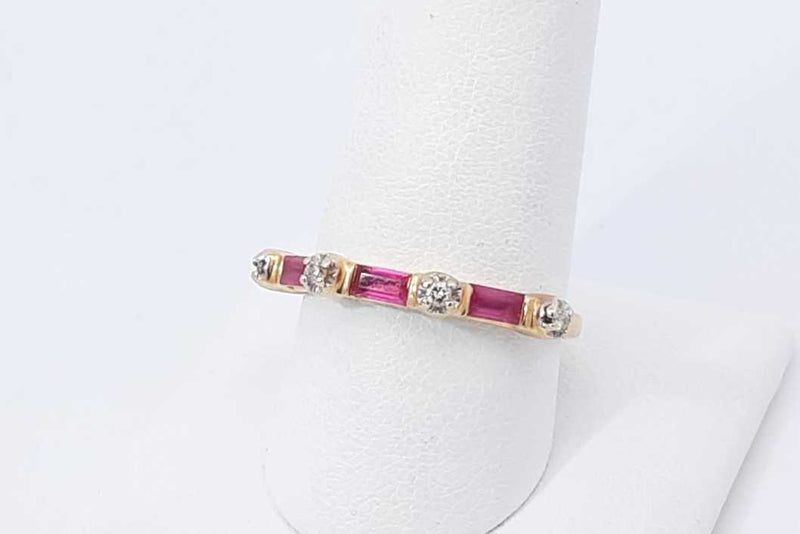 Diamond & Ruby Ring In 14k Yellow Gold 2.7 Grams Size 9 Eb0925ixdu