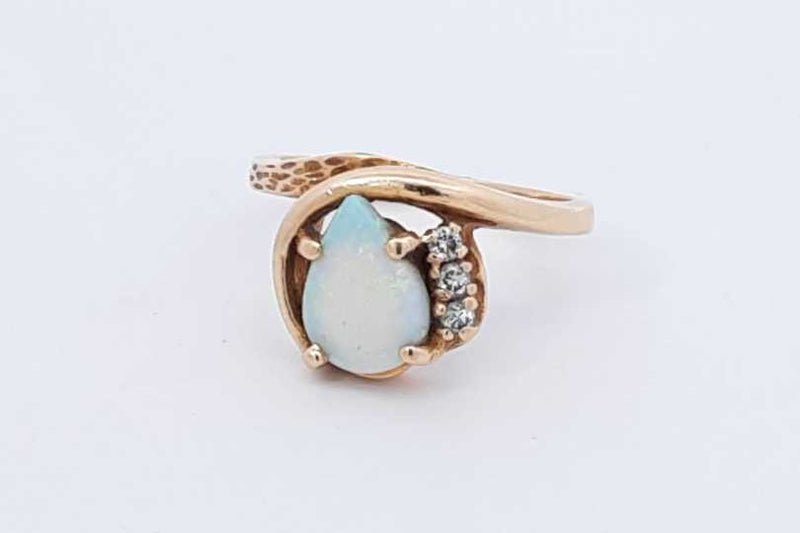 Opal & Diamond Ring In 14k Yellow Gold 3.7 Grams Size 6.25 Eb0925loxdu