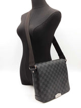 Louis Vuitton District Pm Messenger Bag In Damier Graphite Canvas Fw0926ixzdu