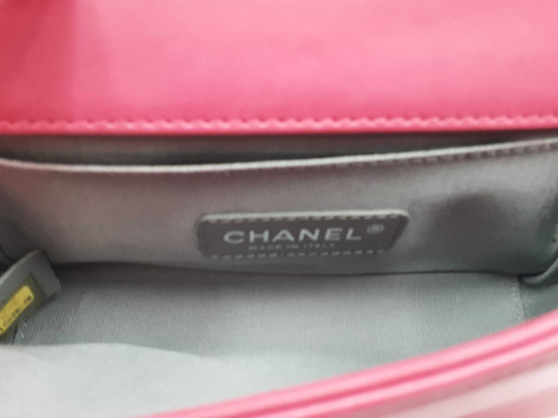 Chanel Stingray Small Boy Bag Pink Aa0425oozxsa
