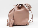 Valentino Garavani Rockstud Bucket Bag In Rose Quartz Grainy Leather Fw0926orxdu